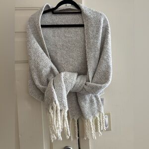 Cozy Gray Knit Scarf with Fringe